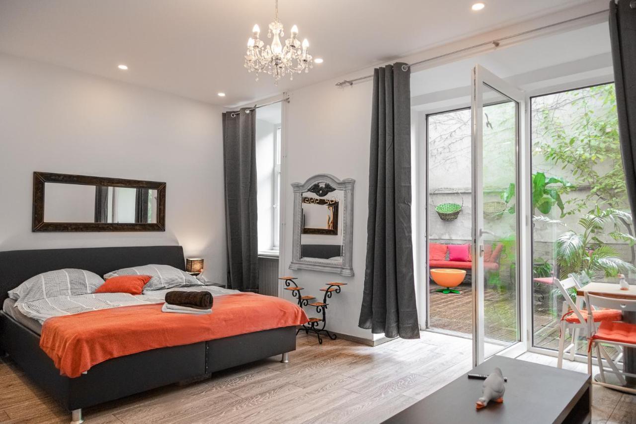 Fullfilling 3Br Shared Apartment With Pleasing Patio Vienna Esterno foto
