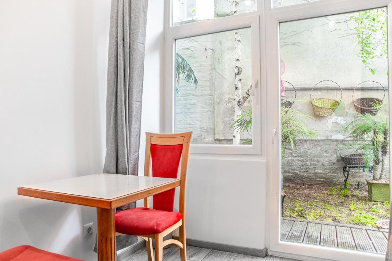 Fullfilling 3Br Shared Apartment With Pleasing Patio Vienna Esterno foto