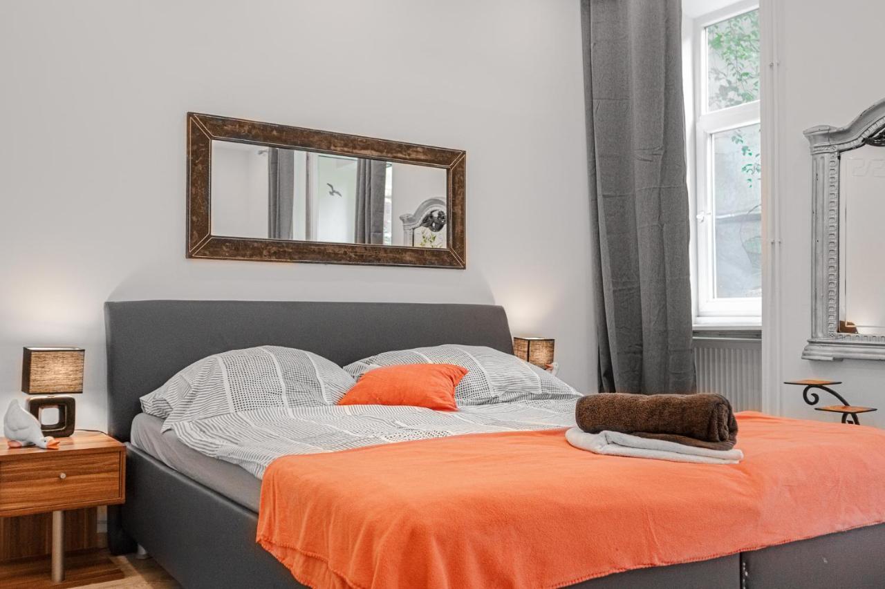 Fullfilling 3Br Shared Apartment With Pleasing Patio Vienna Esterno foto