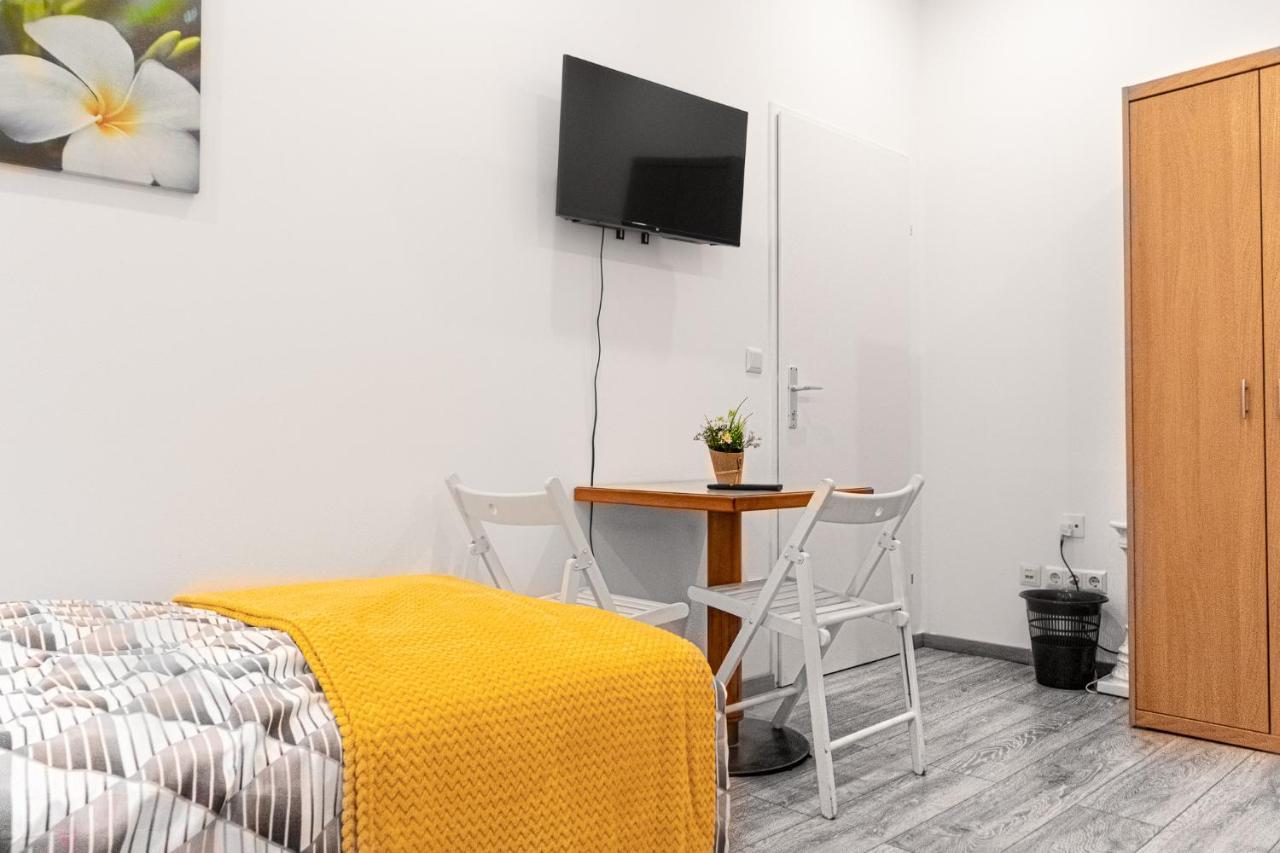 Fullfilling 3Br Shared Apartment With Pleasing Patio Vienna Esterno foto