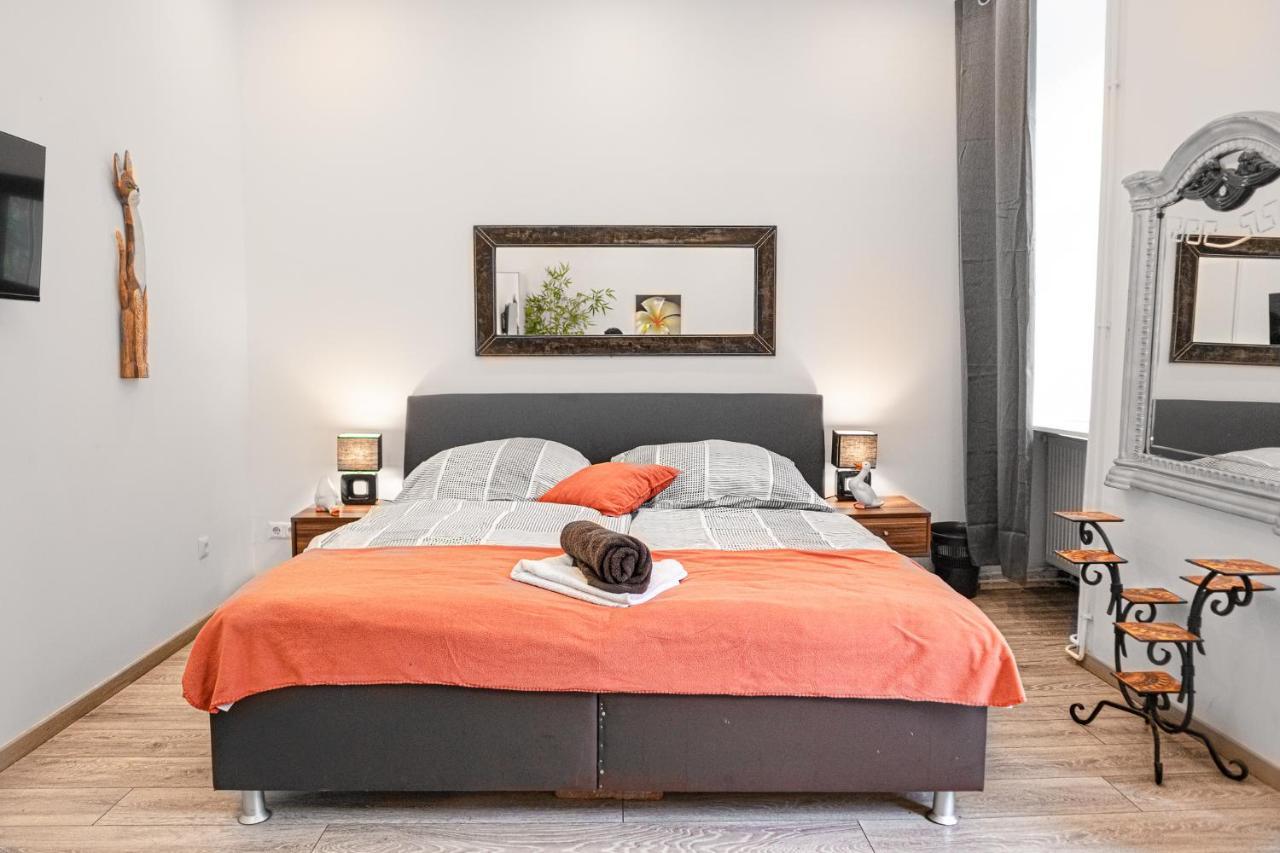 Fullfilling 3Br Shared Apartment With Pleasing Patio Vienna Esterno foto
